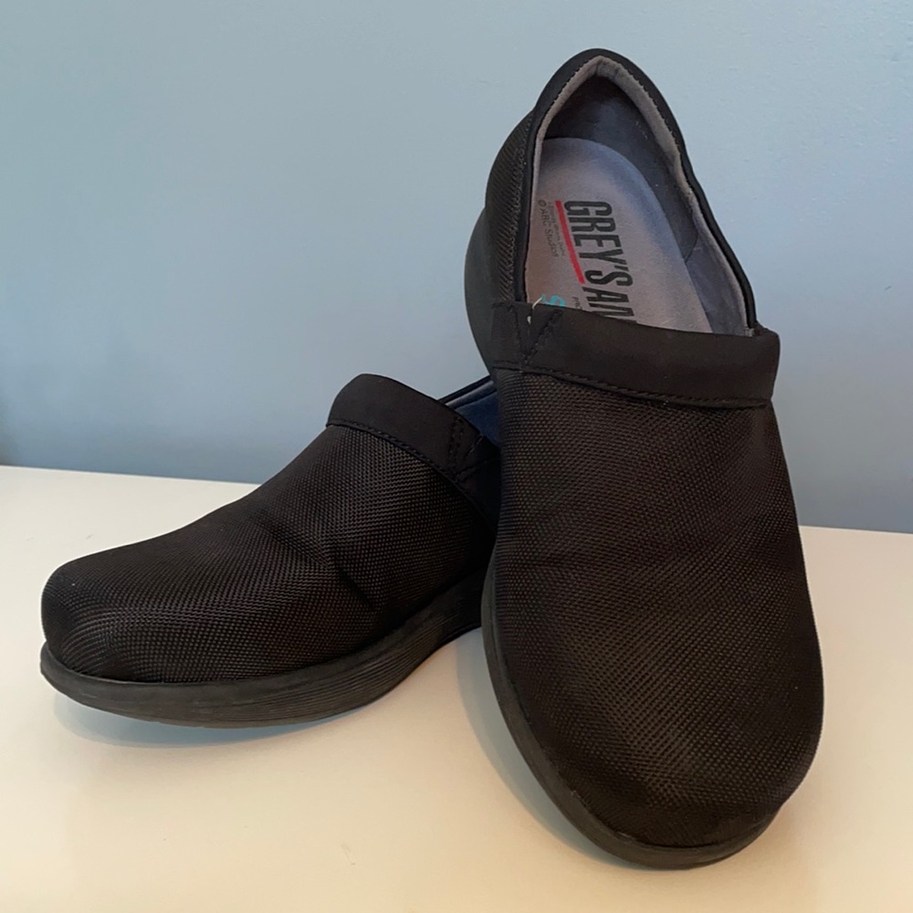 Grey’s Anatomy Softwalk Black Clogs Shoes